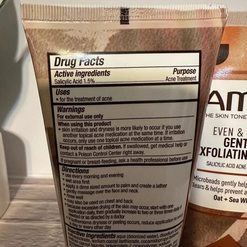 Ambi Even & Clear Gentle Exfoliating Wash - 2 5‎ ozs bottles - Picture 4 of 4